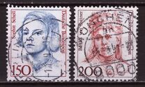 [Famous Women, typ AVU]