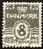 [Wavy Lines - Steel Engraving. Top Field on Left Lion's Top Paw Colored, type AS12]