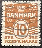 [Wavy Lines - Steel Engraving. 1 White Field on Left Lion's Top Paw, type AS7]