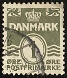 [Wavy Lines - Steel Engraving. Top Field on Left Lion's Top Paw Colored, type AS8]