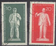 [The Monuments of Lenin and Thälmann, type OZ]