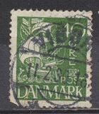 [Caravel - Steel Engraving. 2 Lines of Fields Left of "D" in "DENMARK", type AT5]