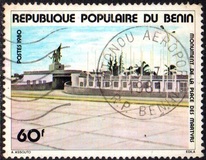 [Martyrs Square, Cotonou, type EU]