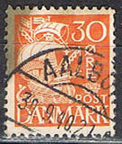 [Caravel - Steel Engraving. 2 Lines of Fields Left of "D" in "DENMARK", type AT3]