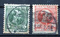 [King Christian IX, 1818-1906 - Vertical and Horizontal Lines in Background in Oval, type N]