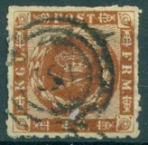 [Royal Emblem - Wavy Lines in Corners, type D3]