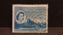 [Queen Elizabeth II - Local Motives, type CD]