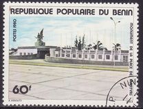 [Martyrs Square, Cotonou, type EU]