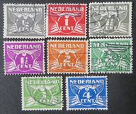 [Numeral Stamps - New Values and Colors, type AK5]