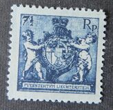 [Coat of Arms, type W8]