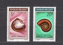 [Gemstones and Fossils, type QH]