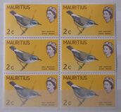 [Birds & Elizabeth II, type CV]