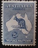 [Serie corriente. Mapa de Australia y canguro., tipo A3]