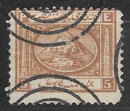 [Sphinx and Pyramid, type I3]