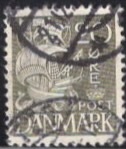 [Caravel - Steel Engraving. 2 Lines of Fields Left of "D" in "DENMARK", type AT1]