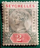 [Queen Victoria - Shading Lines at Right Side of Diamond in Tiara Band, type A]