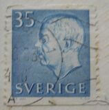 [King Gustaf VI Adolf of Sweden & Tree Crowns - New Colors and Values, type FA60]