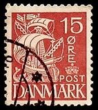 [Caravel - Steel Engraving. 2 Lines of Fields Left of "D" in "DENMARK", type AT]