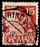 [Caravel - Steel Engraving. 2 Lines of Fields Left of "D" in "DENMARK", type AT]