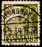 [Caravel - Steel Engraving. 2 Lines of Fields Left of "D" in "DENMARK", type AT5]