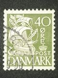 [Caravel - Steel Engraving. 2 Lines of Fields Left of "D" in "DENMARK", type AT5]