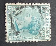 [Reina Victoria. Inscripción: "NEW ZEALAND - POSTAGE & REVENUE", tipo N4]