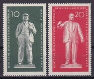 [The Monuments of Lenin and Thälmann, type OZ]