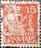 [Caravel - Steel Engraving. 2 Lines of Fields Left of "D" in "DENMARK", type AT]