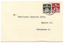 [Wavy Lines - Steel Engraving. Top Field on Left Lion's Top Paw Colored, tip AS8]