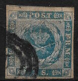 [Royal Emblem - Dotted Background, Scrivi C]