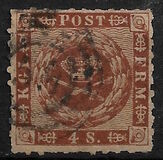 [Royal Emblem - Wavy Lines in Corners, type D3]