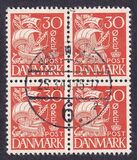 [Caravel - Steel Engraving. 2 Lines of Fields Left of "D" in "DENMARK", type AT3]