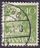 [Caravel - Steel Engraving. 2 Lines of Fields Left of "D" in "DENMARK", type AT5]