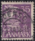 [Caravel - Steel Engraving. 2 Lines of Fields Left of "D" in "DENMARK", type AT4]