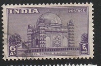 [Sculptures and Buildings, type BK]