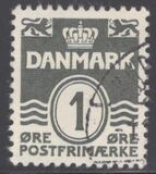 [Wavy Lines - Steel Engraving. Top Field on Left Lion's Top Paw Colored, tip AS8]