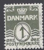 [Wavy Lines - Steel Engraving. Top Field on Left Lion's Top Paw Colored, tip AS8]