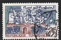 [Living in Tunisia, type EE]