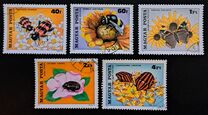 [Insects Polinating Flowers, Typ DUC]
