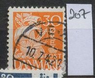 [Caravel - Steel Engraving. 2 Lines of Fields Left of "D" in "DENMARK", type AT3]