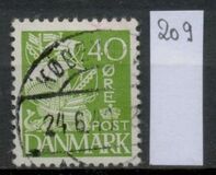 [Caravel - Steel Engraving. 2 Lines of Fields Left of "D" in "DENMARK", type AT5]