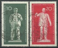 [The Monuments of Lenin and Thälmann, type OZ]