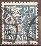 [Caravel - Steel Engraving. 2 Lines of Fields Left of "D" in "DENMARK", type AT2]