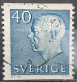 [King Gustaf VI Adolf & Three Crowns - New Colors, type FA24]