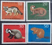 [Youth Hostel - Endangered Animals, Scrivi ND]