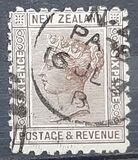 [Reina Victoria. Inscripción: "NEW ZEALAND - POSTAGE & REVENUE", tipo O3]