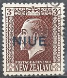 [New Zealand Postage Stamps Overprinted "NIUE" - Typhographed, type J4]
